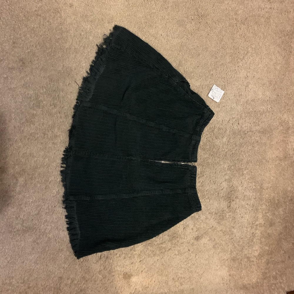 Free people skirt with zipper in back and pockets
